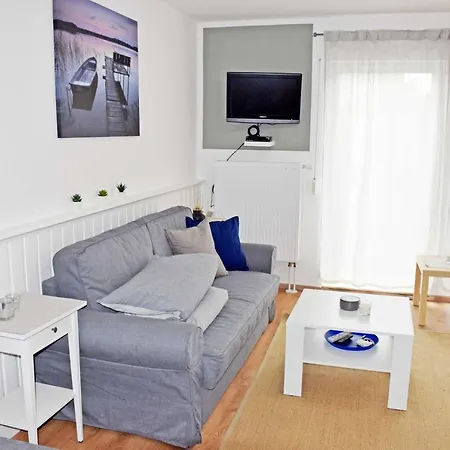 Am Wald Mit Strand Apartment Altefahr