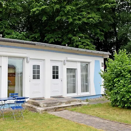 Apartment Am Wald Mit Strand Altefahr